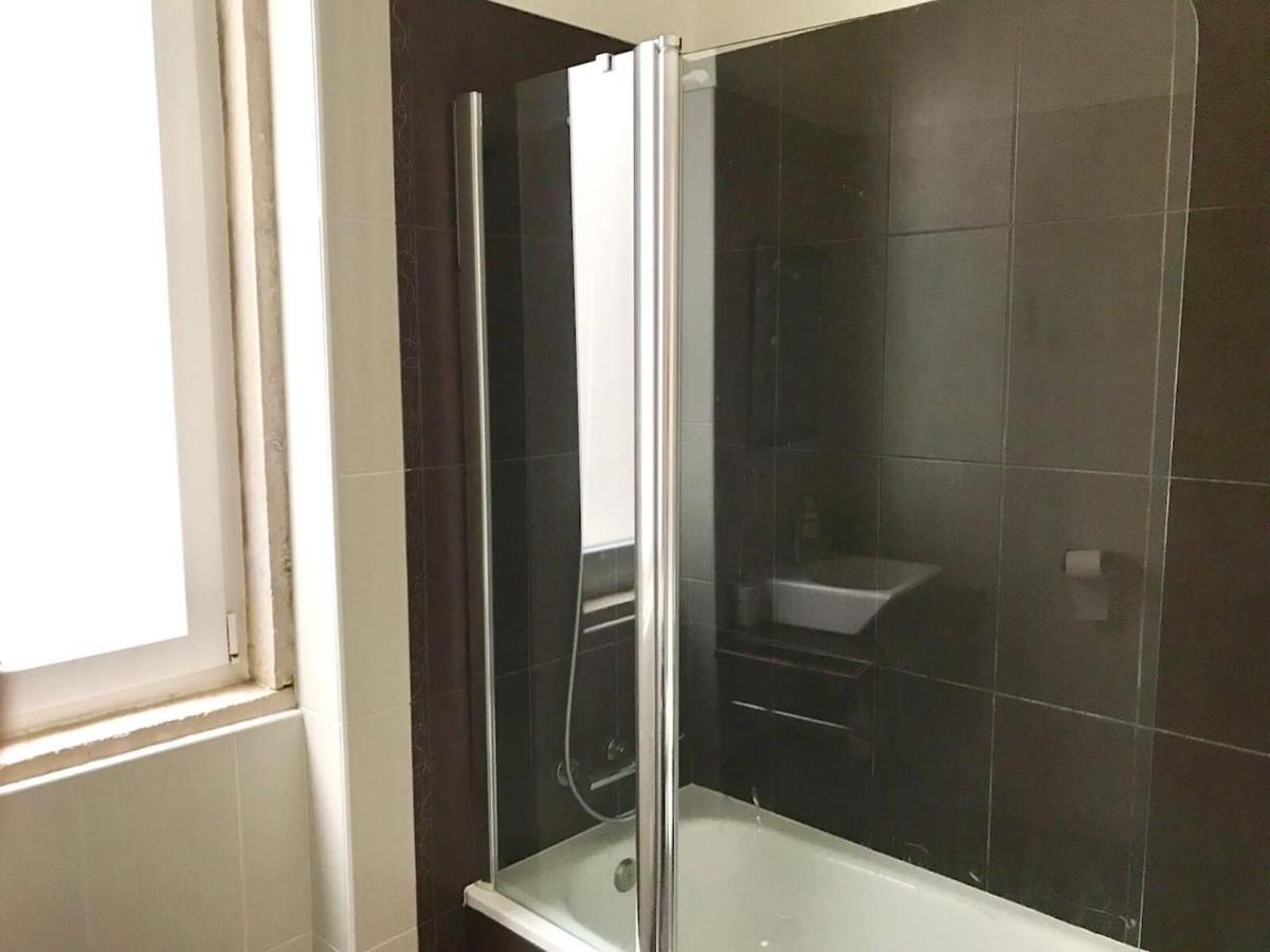 Luxury Part Of The City - Modern Apartment With Airconditioning - Near Subway Lisbon Exterior photo